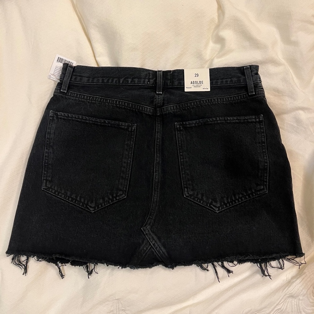 NEW WITH TAGS! ! AGOLDE Black High Rise Denim Mini Skirt - Size 29 - Picture 3 of 4